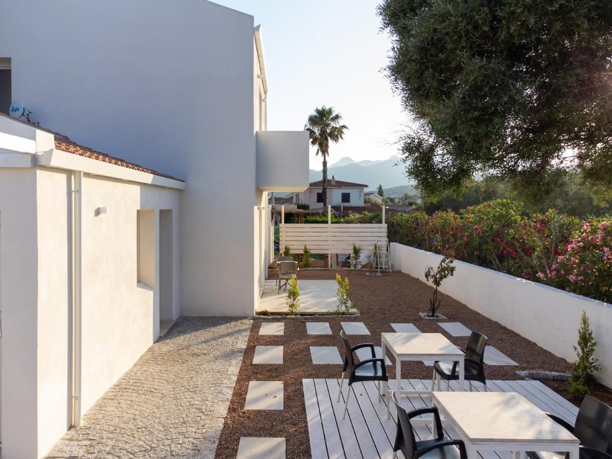 Villa Est San Teodoro  Eksteriør billede