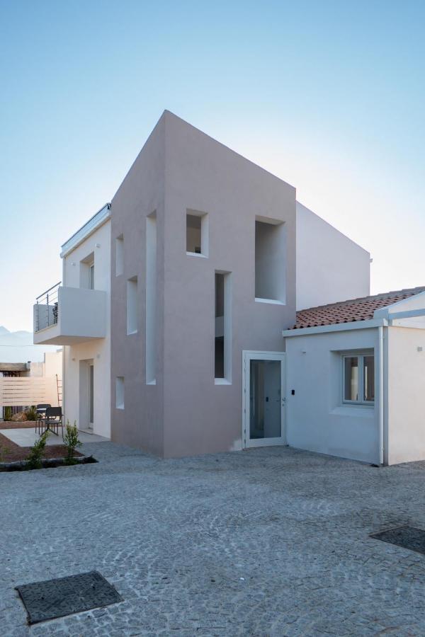 Villa Est San Teodoro  Eksteriør billede