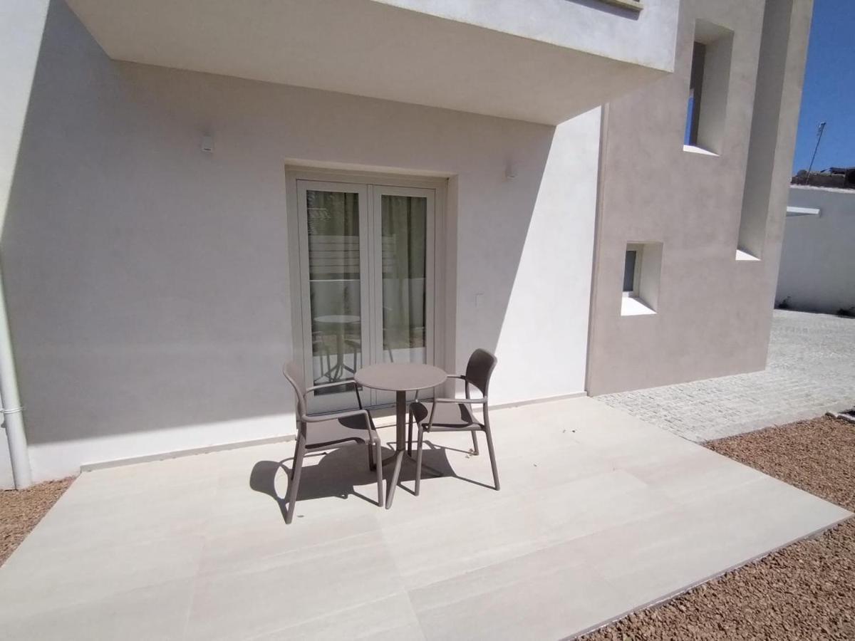Villa Est San Teodoro  Eksteriør billede
