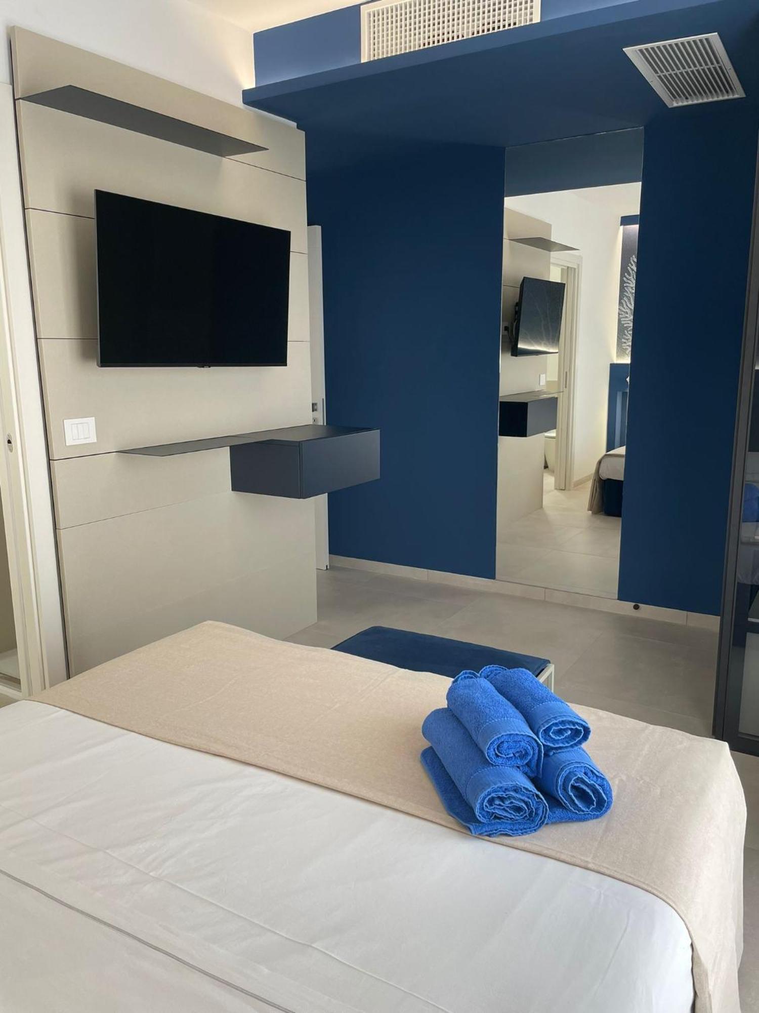 Villa Est San Teodoro  Eksteriør billede