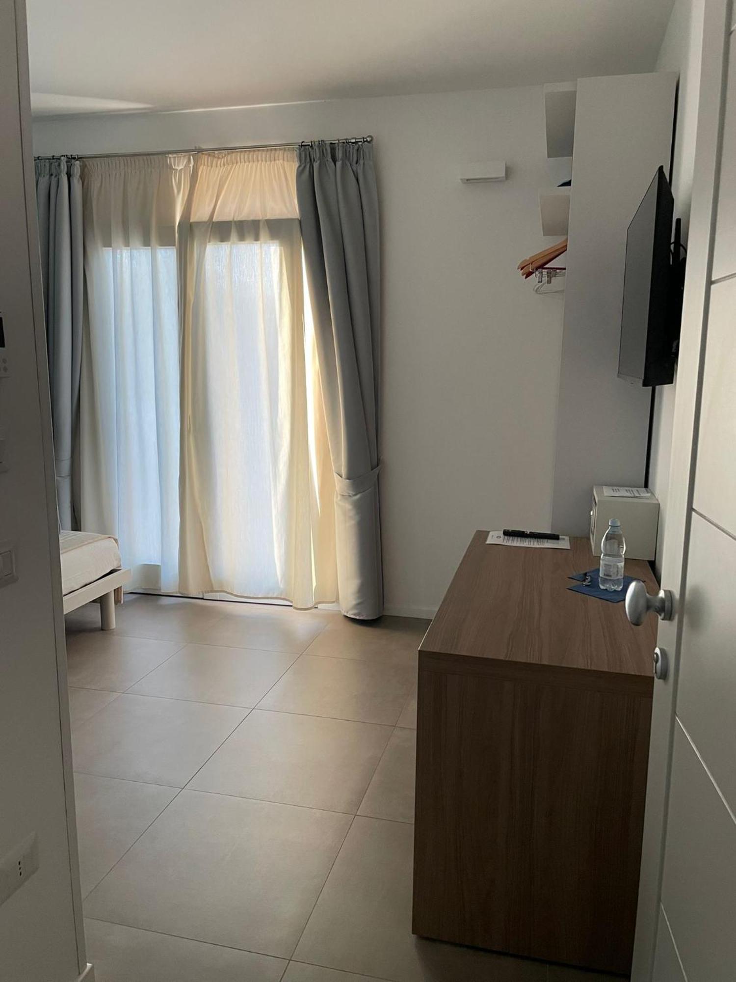Villa Est San Teodoro  Eksteriør billede