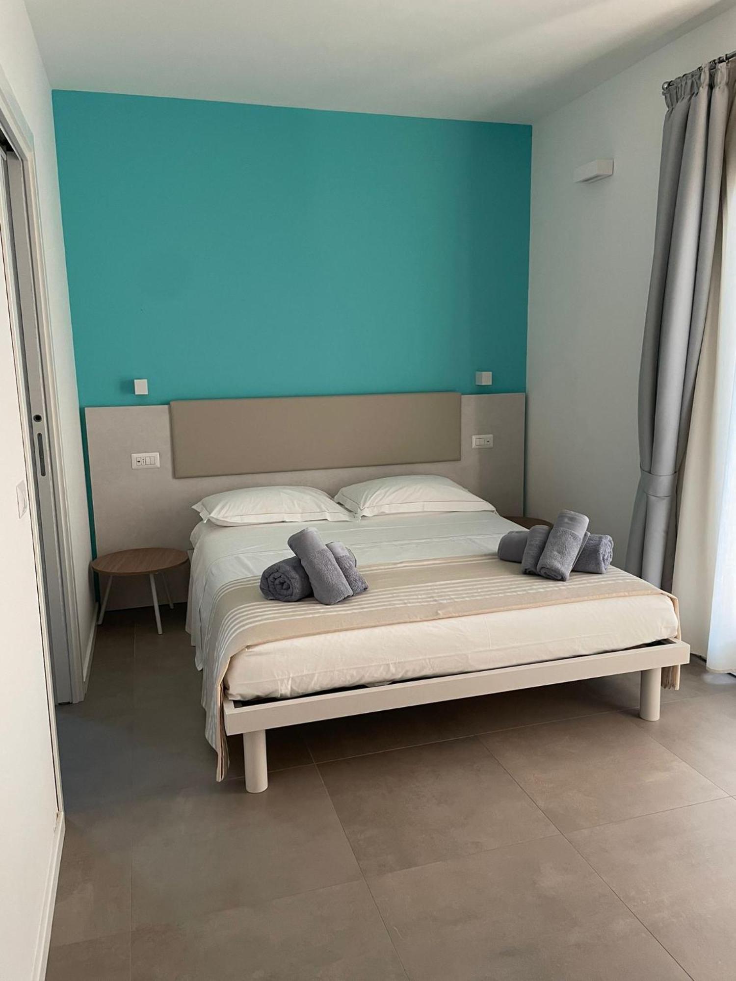 Villa Est San Teodoro  Eksteriør billede